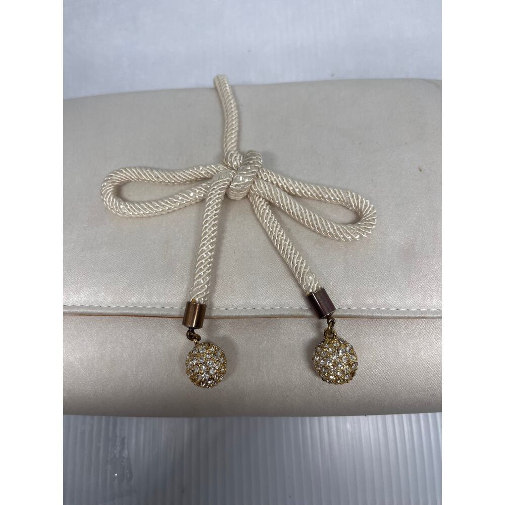 Vintage Silvery White Susan Gail Evening Bag - Picture 3 of 8